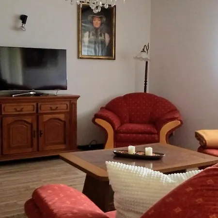Ferienwohnung Am Buchenbaum *